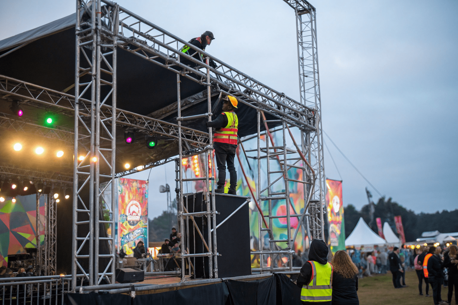 event-stage-scaffolding-min